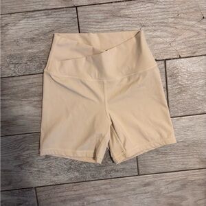Muse Women's Cream Bike Shorts